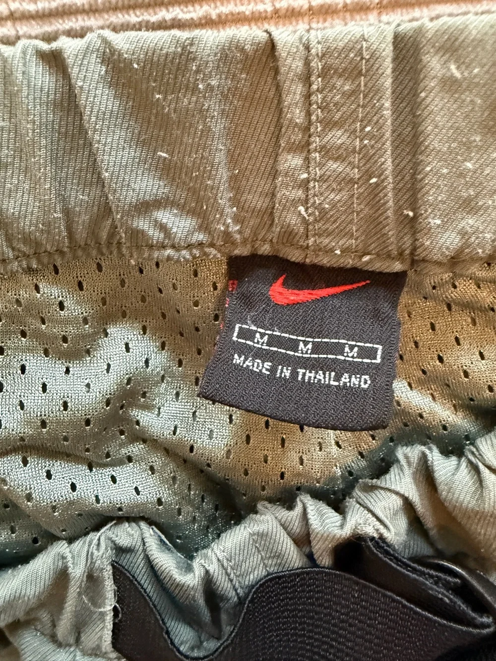 Vintage Nike Men’s Cargo Utility Shorts – Medium – Gray/Olive
